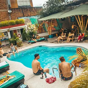** Hotel Viajero & Salsa School Colombia